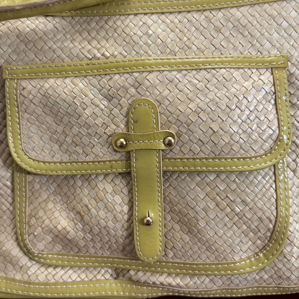 Vintage Liz Claiborne Cream and light Green (avocado) Hand Bag